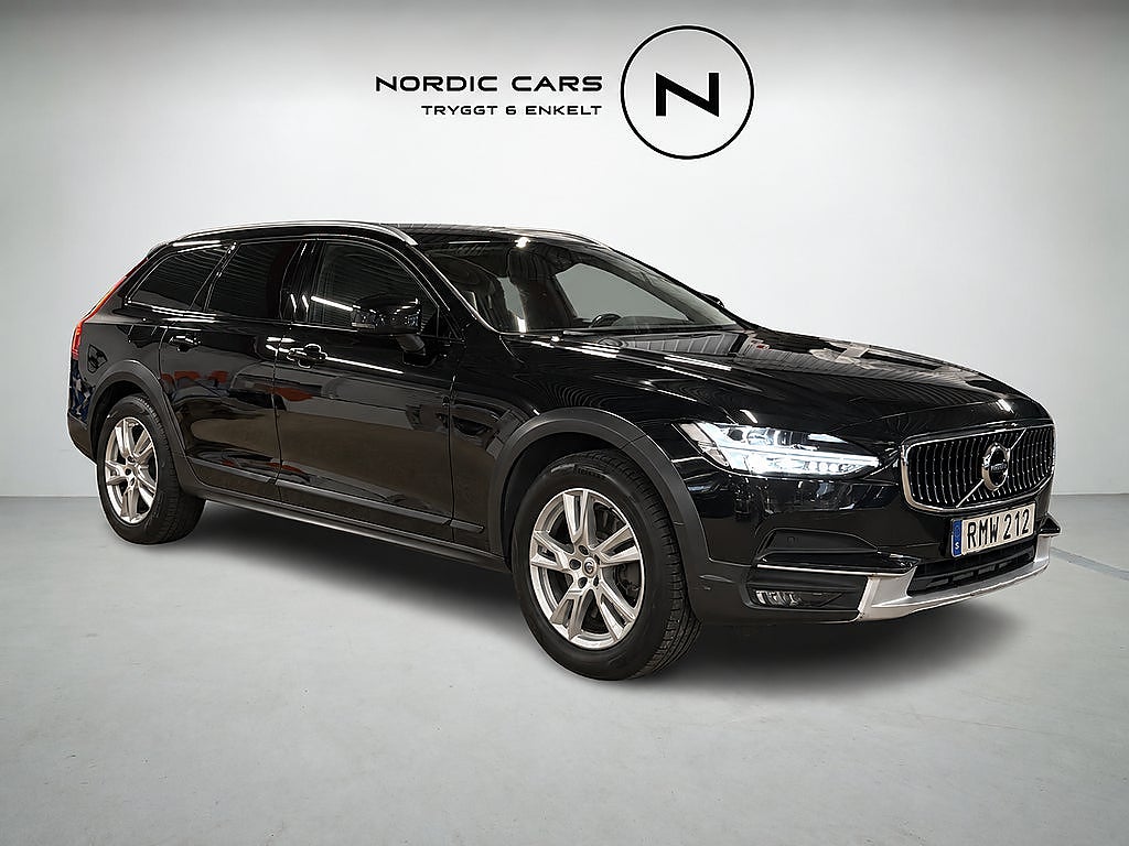Volvo V90 Cross Country D4 AWD Geartronic Pro 190 HK Drag Navi Keyless Skinn