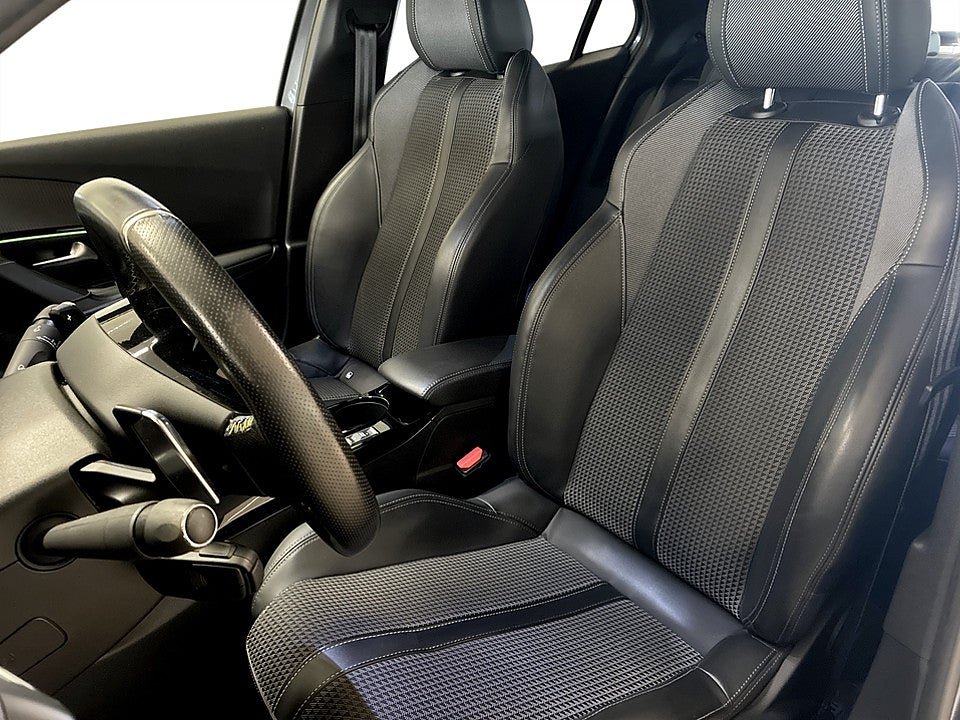 Bild på Peugeot 2008 GT-Line 1.2 PT 130kh Aut BACKKAMERA