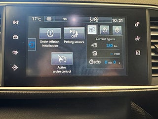 Peugeot 308 SW 1.2 Allure Panorama M-värmare Drag P-sens S&V