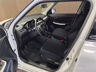 Suzuki Swift 1.2 Dualjet DOHC 16V VVT AllGrip Euro 6 — bild 7 av 11
