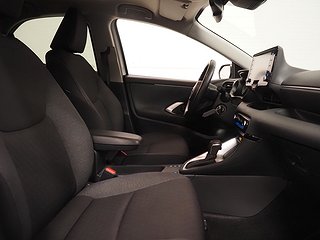 Halvkombi Toyota Yaris 11 av 23