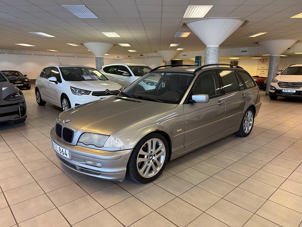 BMW 330i Touring Halv skinn Automat