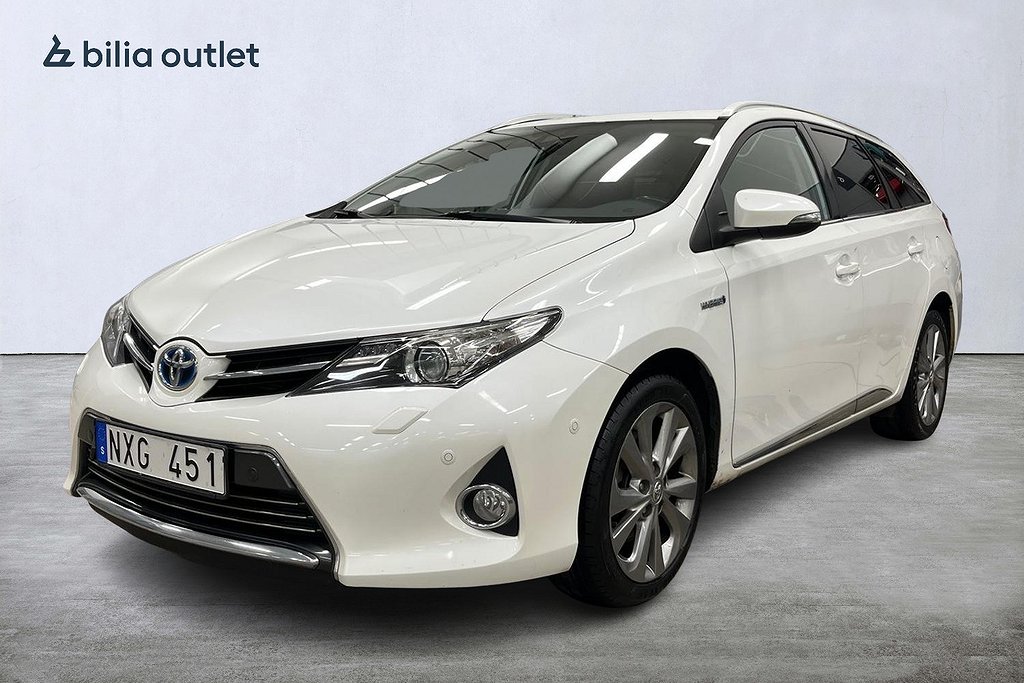 Toyota Auris Touring Sports Hybrid e-CVT 136hk Executive Nav