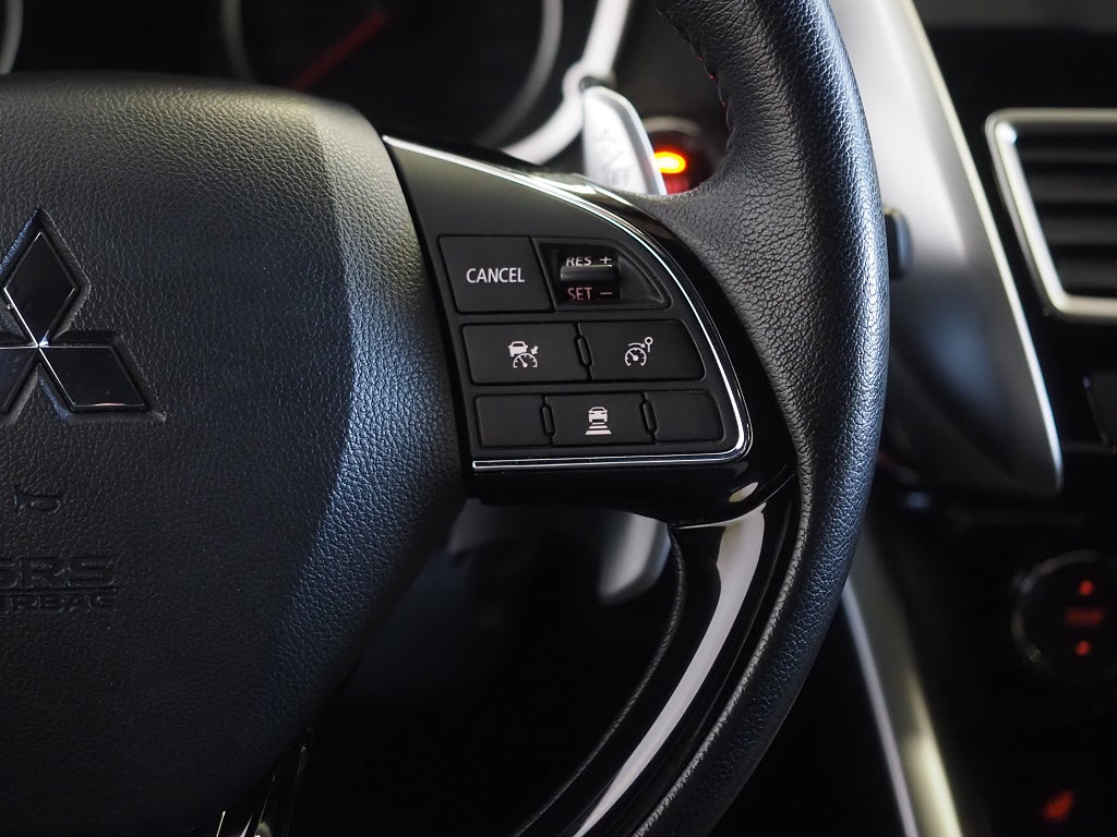 Mitsubishi Eclipse Cross 1.5 T-MIVEC S-AWC CVT Intense Onyx Pano 360° Skinn HUD