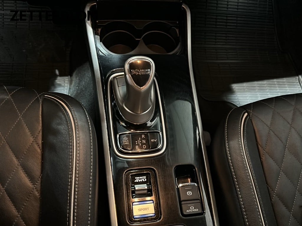 Kombi Mitsubishi Outlander 14 av 20