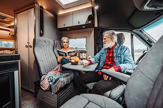 Husbil-halvintegrerad Robeta Adonis Mercedes AUT 3 av 12