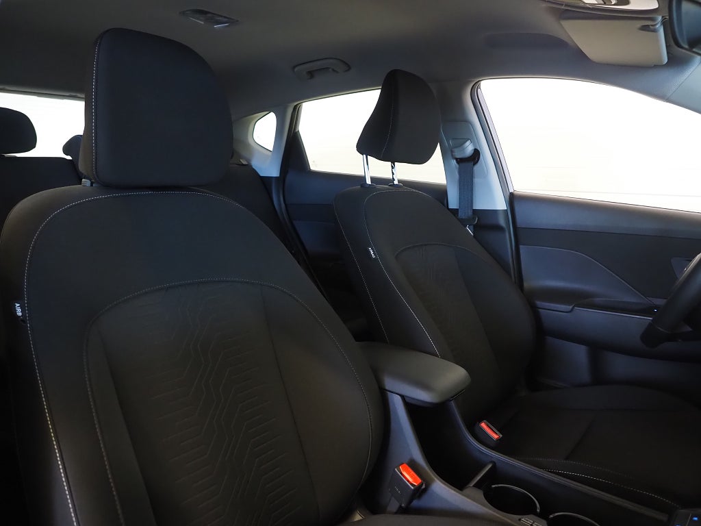 Hyundai Kona Electric Standard Range 48.4kWh Essential Kamera Navi 2024