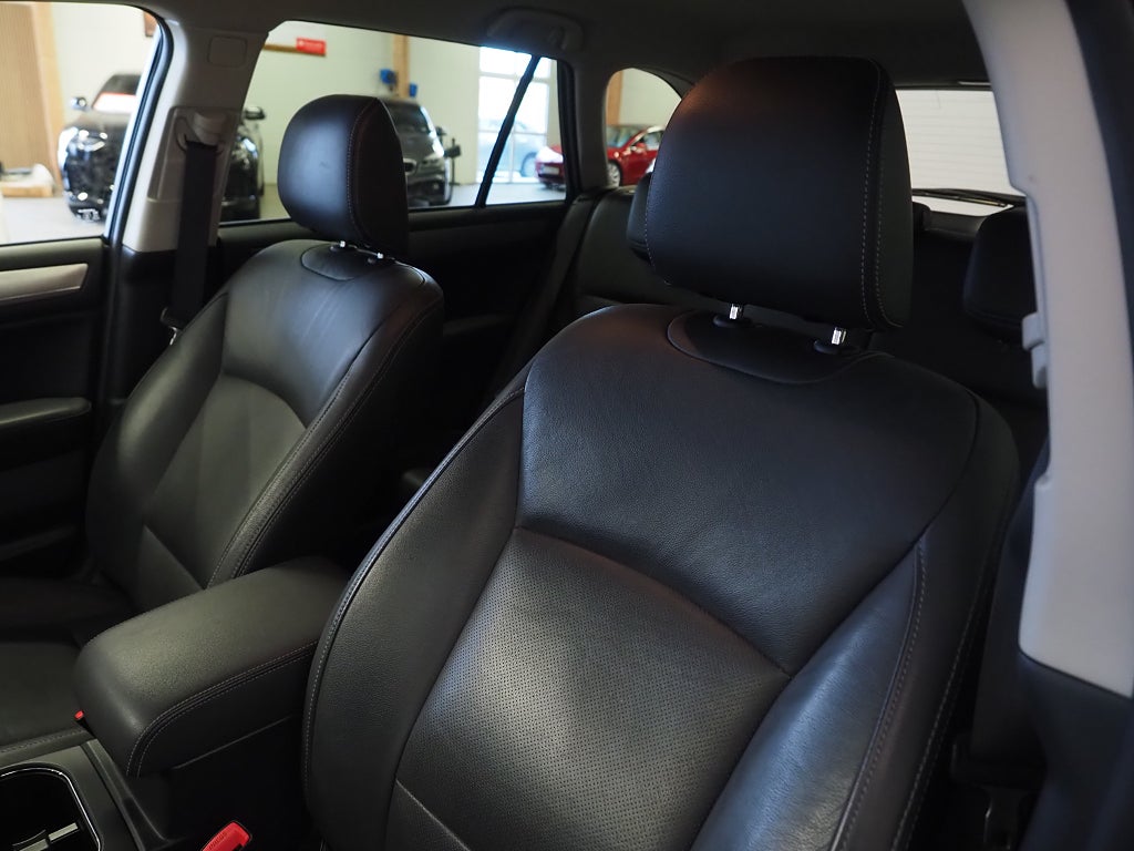 Subaru Outback 2.5 4WD 175hk Lineartronic Ridge Drag M-Värm Kamera 2017