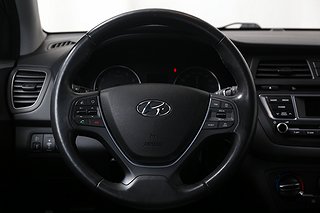 Halvkombi Hyundai i20 10 av 19