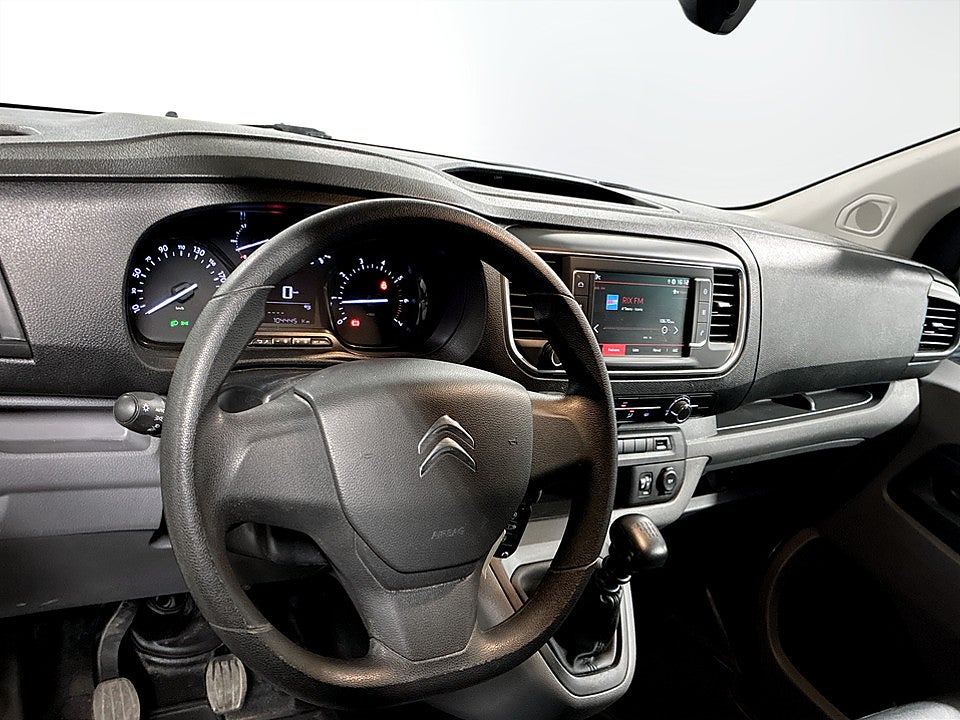 Bild på Citroën Jumpy New Business 1.5 BHDi 120hk L2 CARPLAY P-SENSORER BAK 