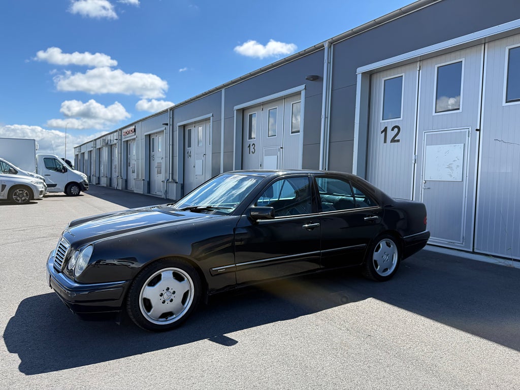 Mercedes-Benz E Midsommar öppet Nservad Ny besiktigad Automat V8 279HK
