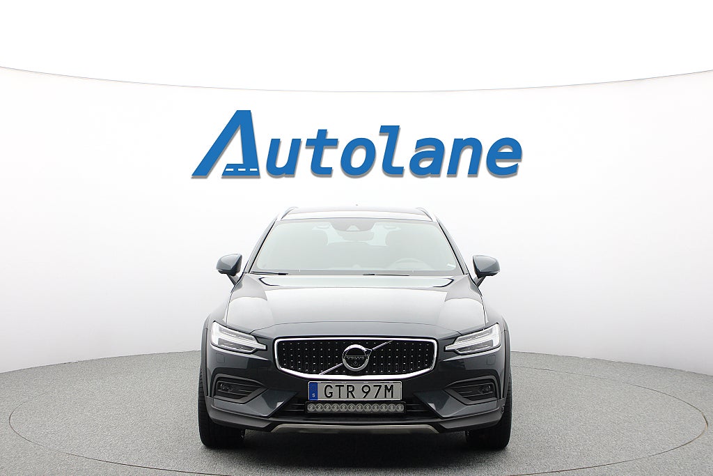 Volvo V60 Cross Country D4 AWD B&W, 360°,  Skinn, 20", Drag, HUD, BLIS