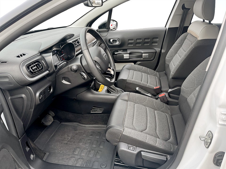 Bild på Citroen C3 Shine 1.2 PT 110hk Aut BACKSENSORER CARPLAY