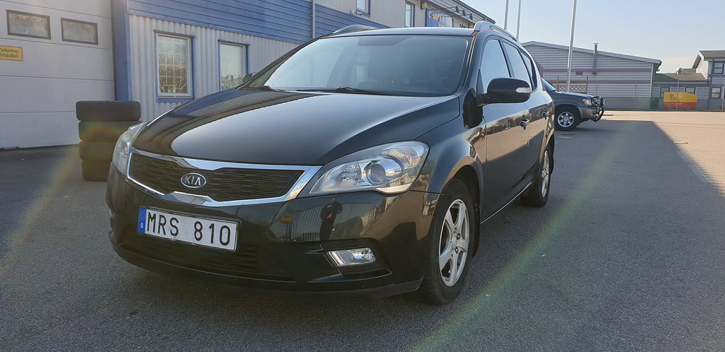 Kia Cee´d 1.6 Crdi 1 Brukare  1520Kr Årsskatt NYbesiktad