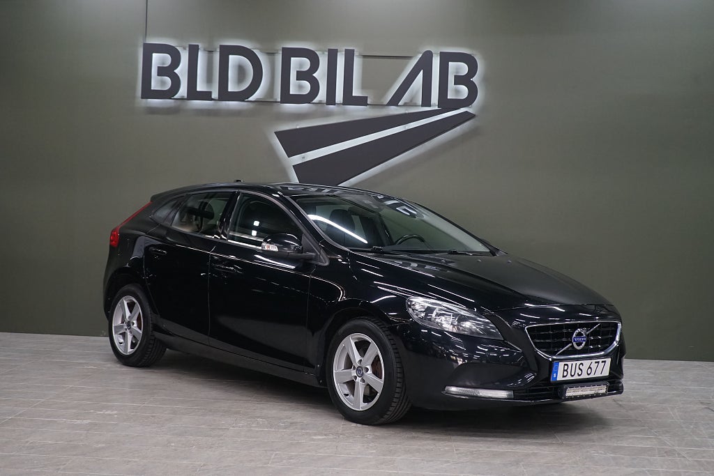 Volvo V40 D2 Your Kinetic NYBES NYSERV KAMBYTT D-VÄRMARE