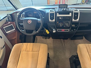 Husbil-integrerad Carthago CHIC E-LINE I 50 (3.0 180HK AUTOMAT) Långbädd, ALDE, 5-bältad! 3 av 22