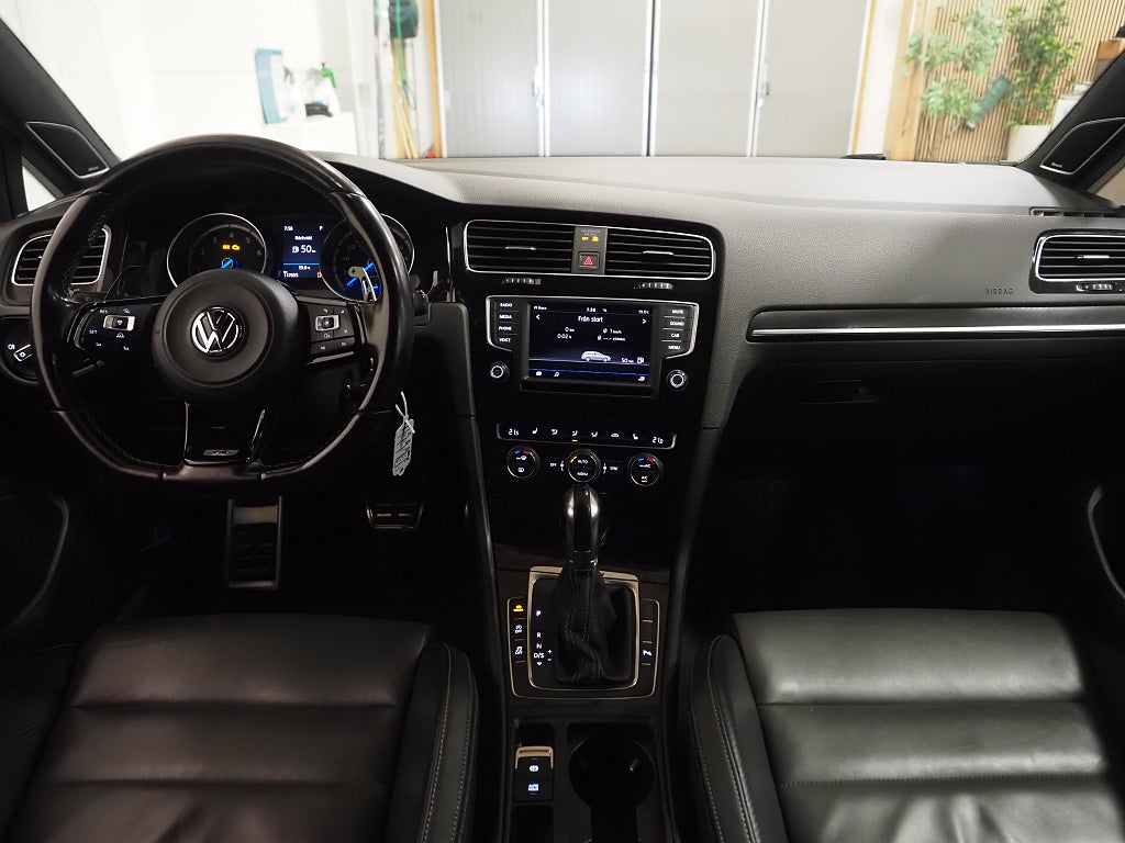 Volkswagen Golf SC R 2.0 TSI 300hk 4M |Dynaudio|Läder|Backkamera| 2017