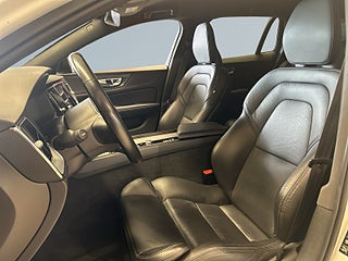 Volvo V60 D4 AWD R-Design Drag Navi H/K 360°kamera Rattvärme S&V – bild 7