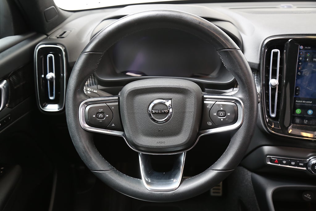 Volvo XC40 Recharge Twin Pro P8 AWD 360° H/K Pano Skinn 20" Drag 2022