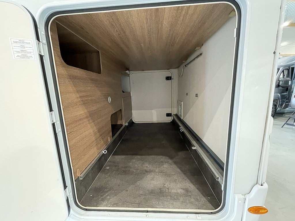 Dethleffs Trend 7057 / B-körkort / Taksäng / Långbädd / Garage / 4495kr/må - Dethleffs