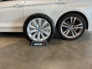 BMW 320 i Sedan Sport line Värmare Kamkedja P-sens S&V-däck