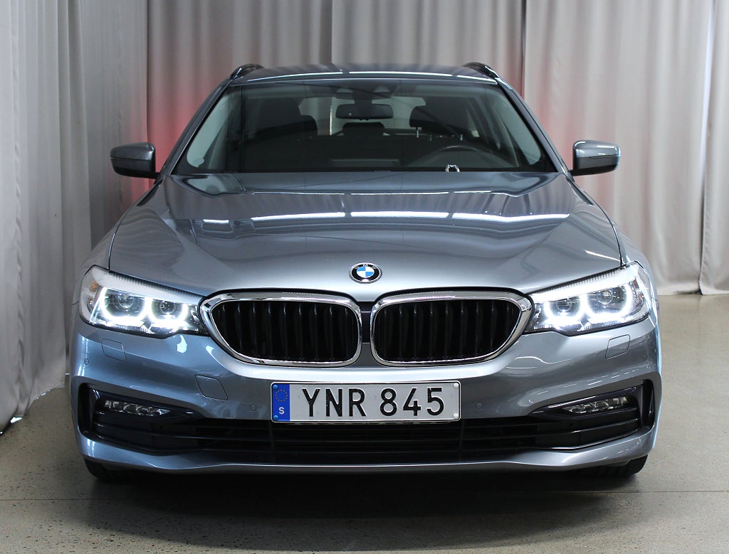 BMW 520d xDrive 190HK, Drag, Värmare, Sport line, Skinn, B-Kamer