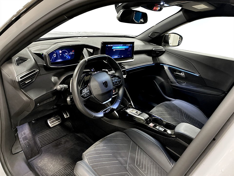 Bild på Peugeot 2008 GT 1.2 PT 130hk Aut GPS BACKKAMERA CARPLAY