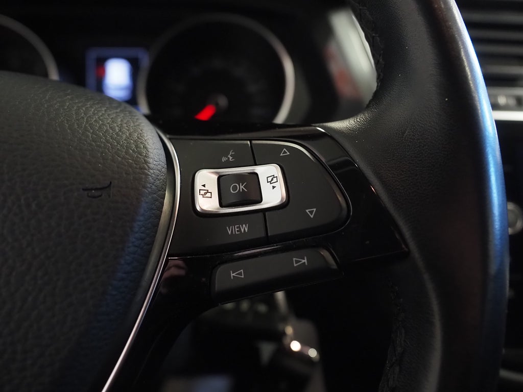 Volkswagen Tiguan Allspace 2.0 TSI 4Motion 190hk R-Line P-Värm Drag B-Kam 2019