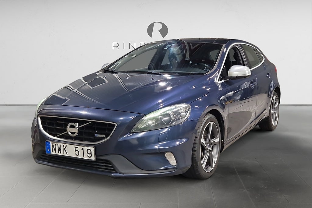 Volvo V40 D3 150 HK AUT R-DESIGN D-VÄRM PANO KAMREM BYTT 17"