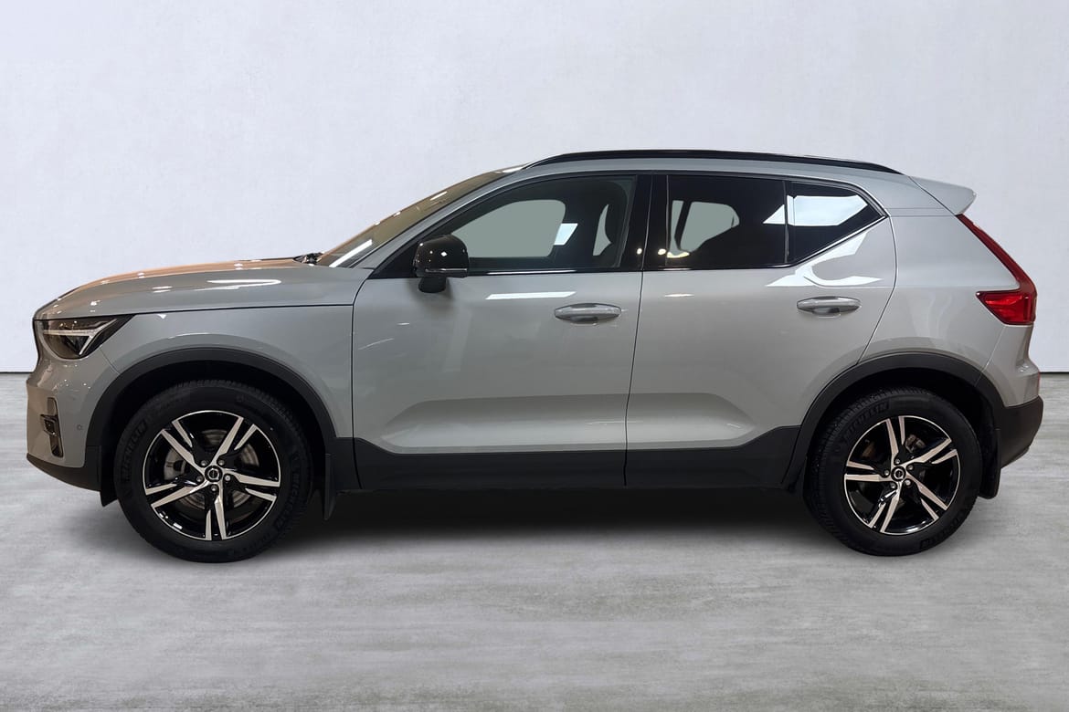 Volvo XC40 B3 Plus Dark 2025, bild 2/10
