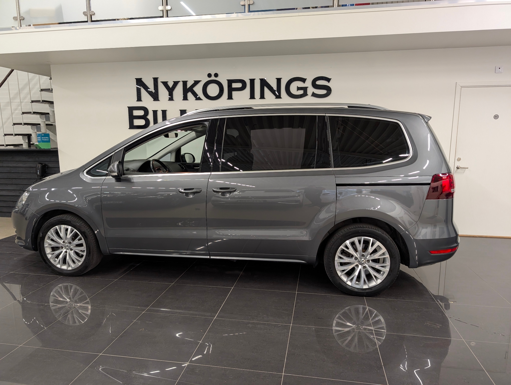 Volkswagen Sharan 7-sits 2.0 TDI Base 2018, bild 3/54