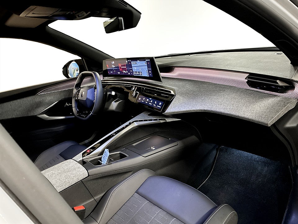 Bild på Peugeot 5008 GT Hybrid 145hk Aut 7-SITS B-KAMERA CARPLAY