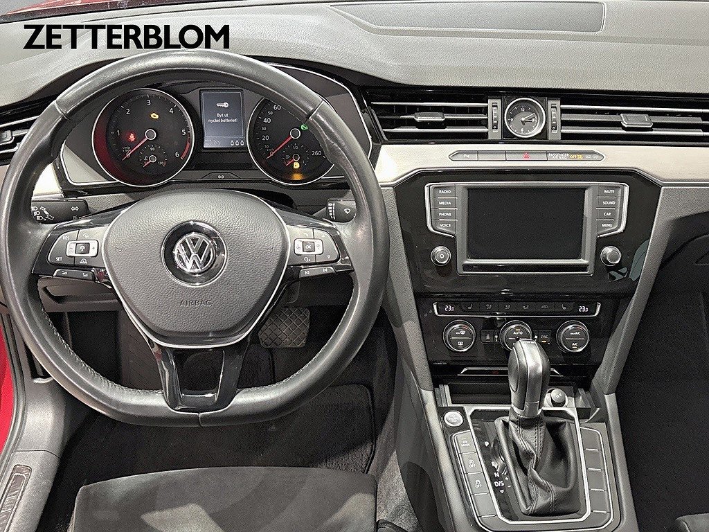 Kombi Volkswagen Passat 10 av 15