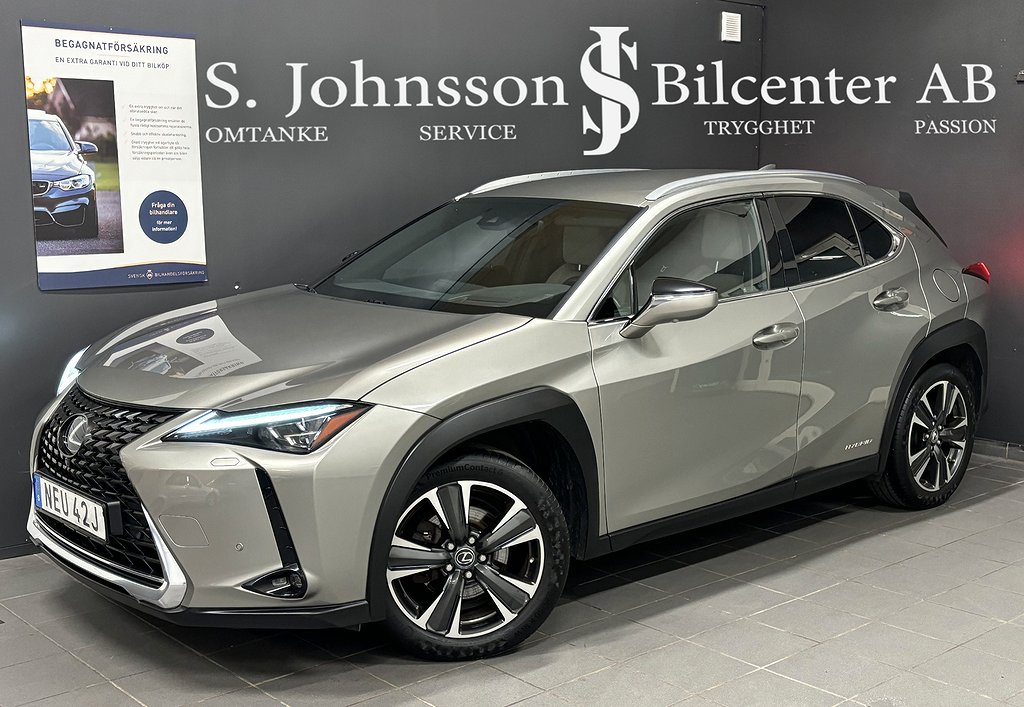 Lexus UX 250h E-Four CVT Luxury |Drag |360 kamera|Se spec