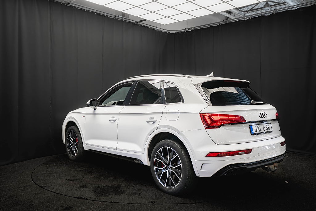 Audi Q5 55 TFSI e Q S-Line BLACK 20'' DRAG KAMERA 1-ÄGARE MOMS