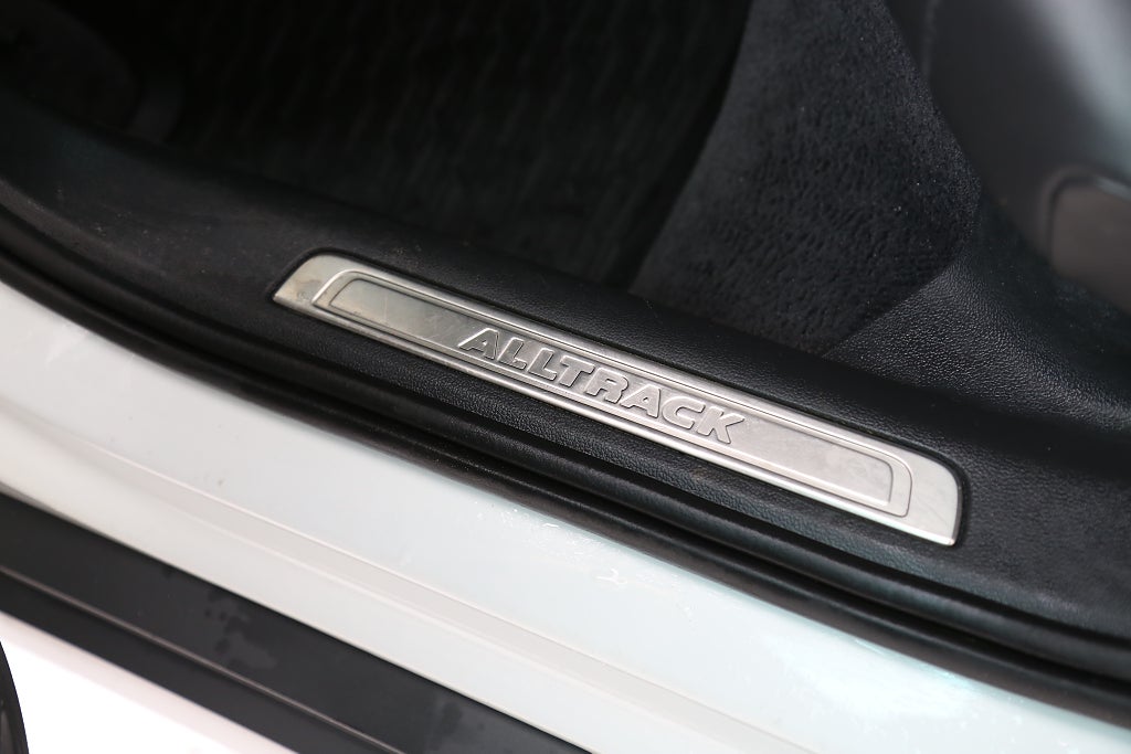 Volkswagen Passat Alltrack 2,0 TDI 190hk SCR 4Motion GT DSG Värmare Drag 2018