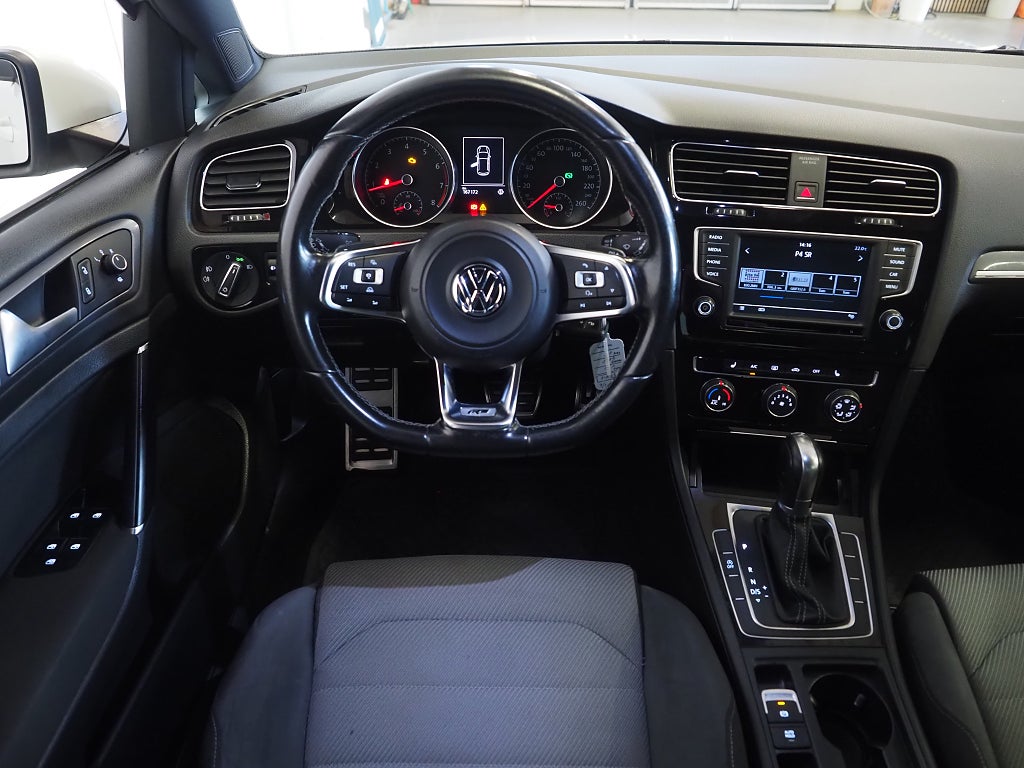 Volkswagen Golf 1.4 TSI 150hk DSG Automat R-Line Adaptiv Farthållare 2017