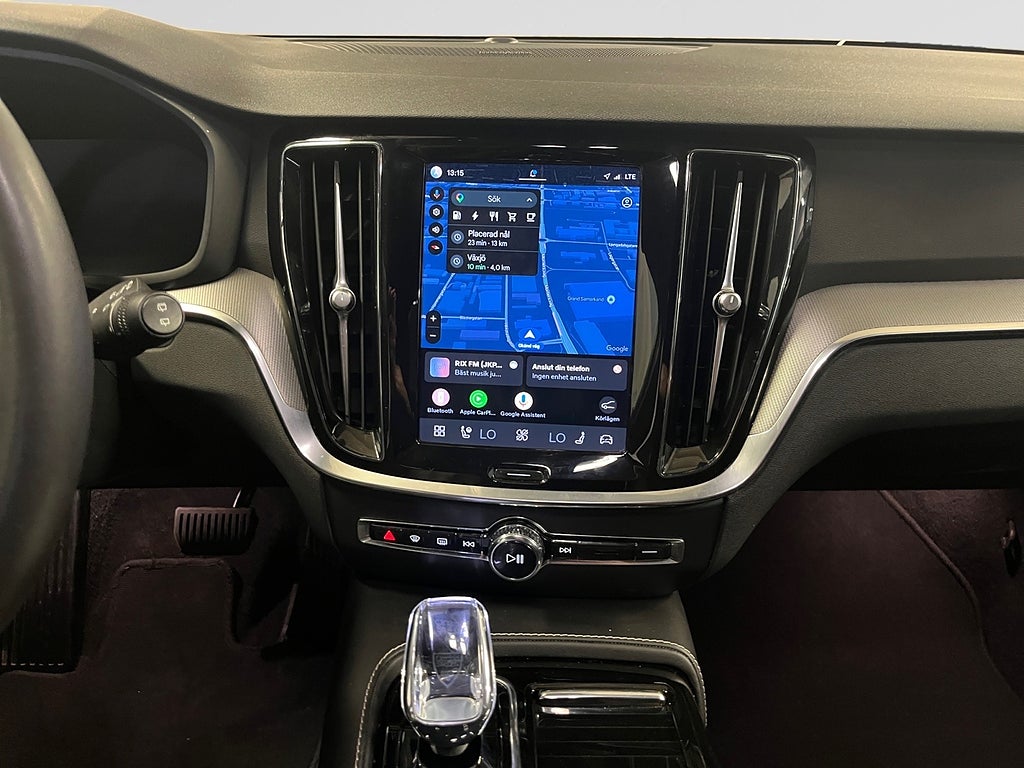 Volvo V60 Recharge T6 AWD Plus Dark 399hk H/K DRAG Orrefors NAVI bild 11
