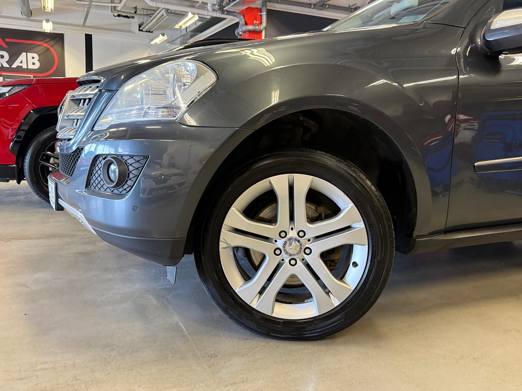 Mercedes-Benz ML 2010 - miniatyr 2