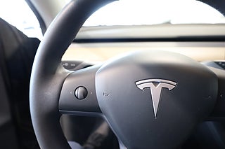 SUV Tesla Model Y 22 av 26