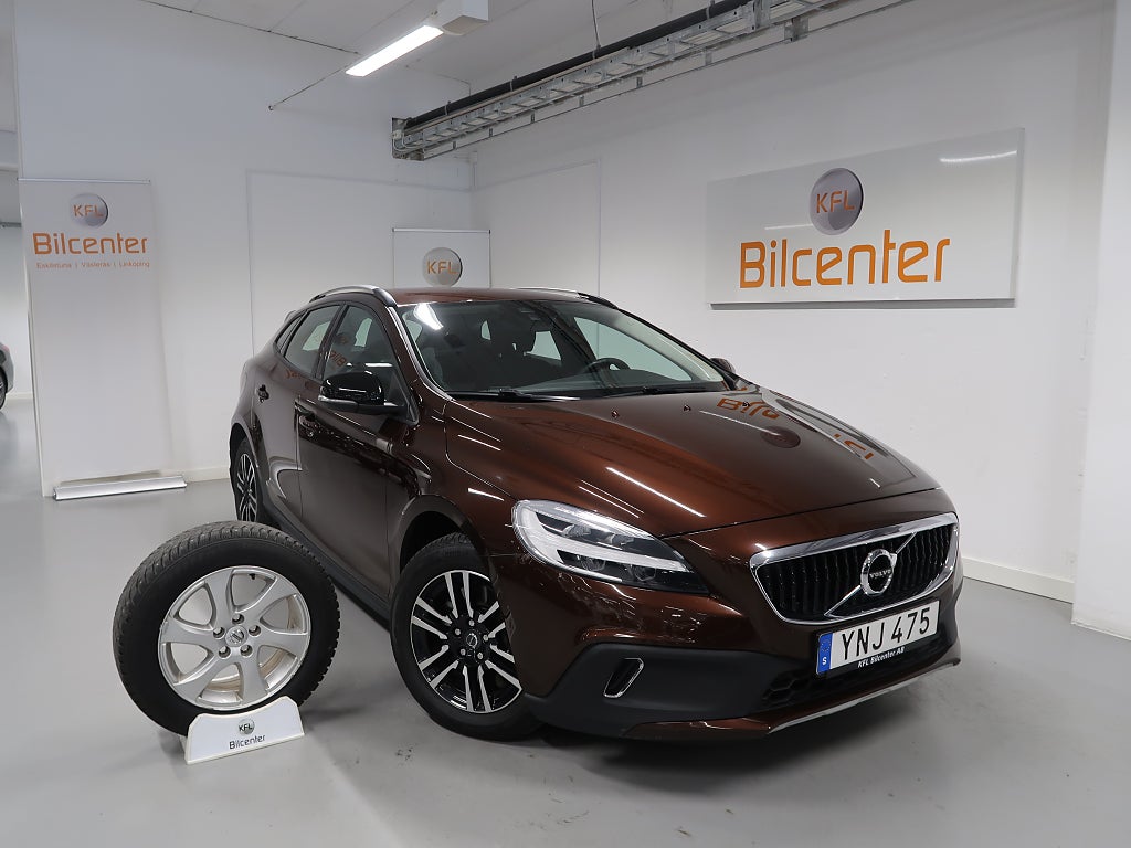 Volvo V40 Cross Country T4 Business Advanced V-Däck ingår Drag-Kamera-Värmare-K