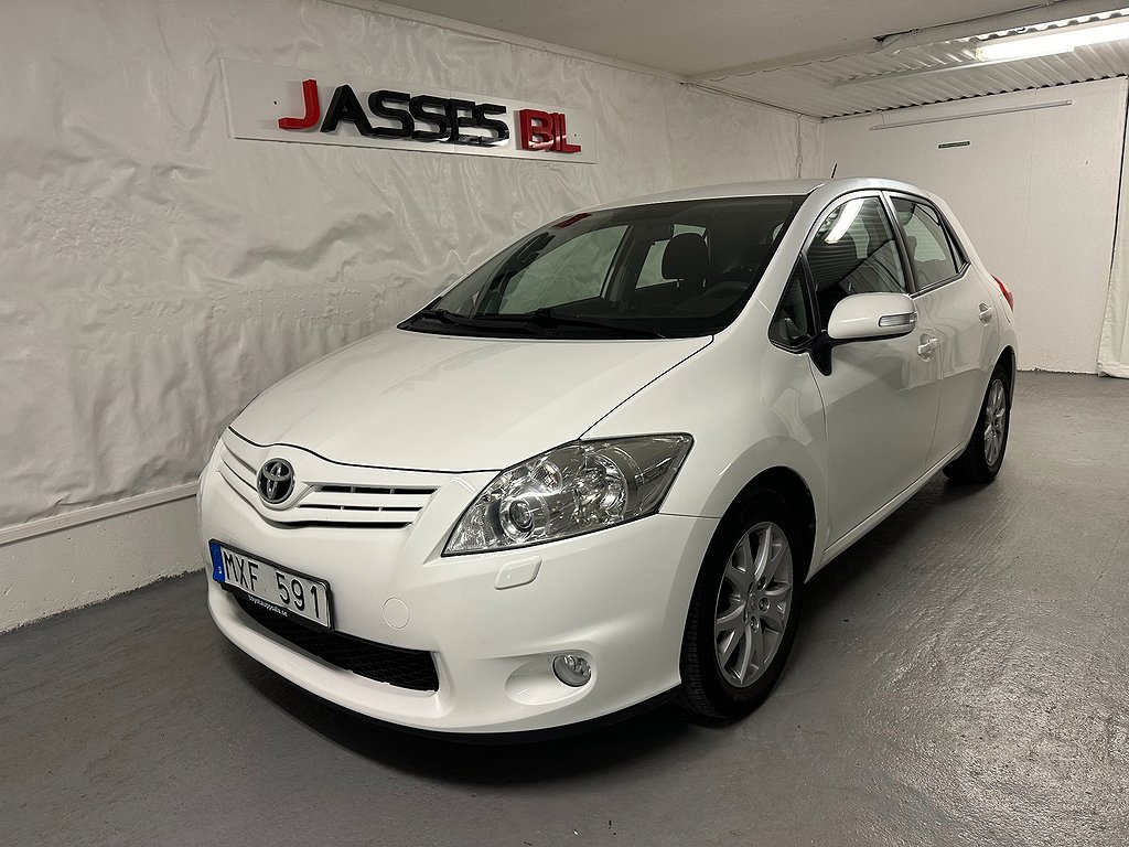 Toyota Auris 5-dörrar 1.6 Valvematic Plus 132HK LÅG MIL 