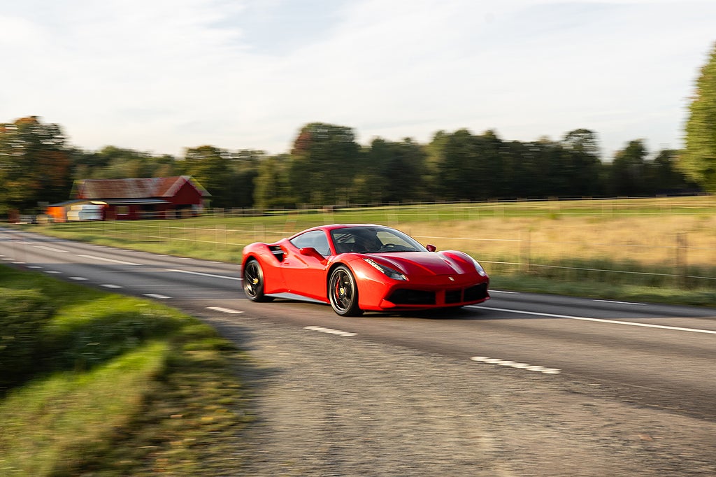 Ferrari 488 GTB GTB 3.9 V8 F1 DCT / Kolfiberstolar / Sportavgassystem