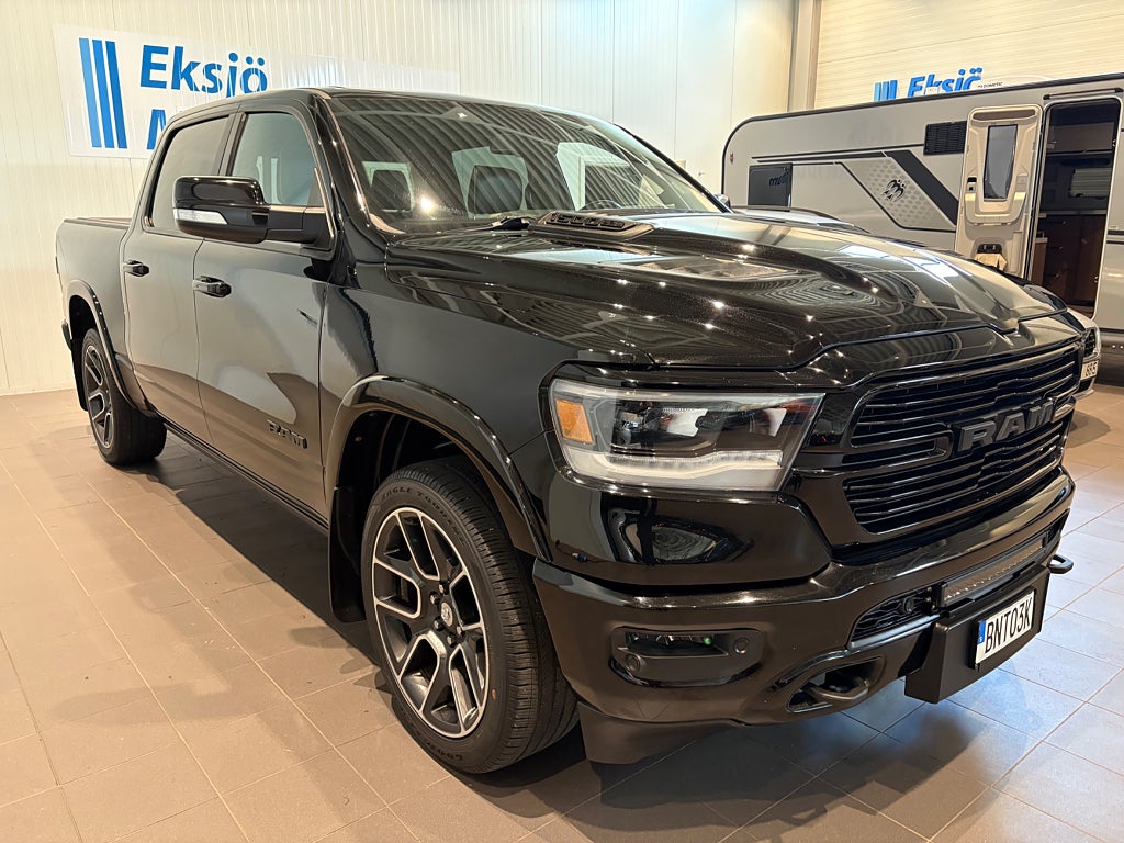 RAM 1500 5.7 V8 HEMI Flex Fuel 4x4 Laramie Night*SoV-Hjul*