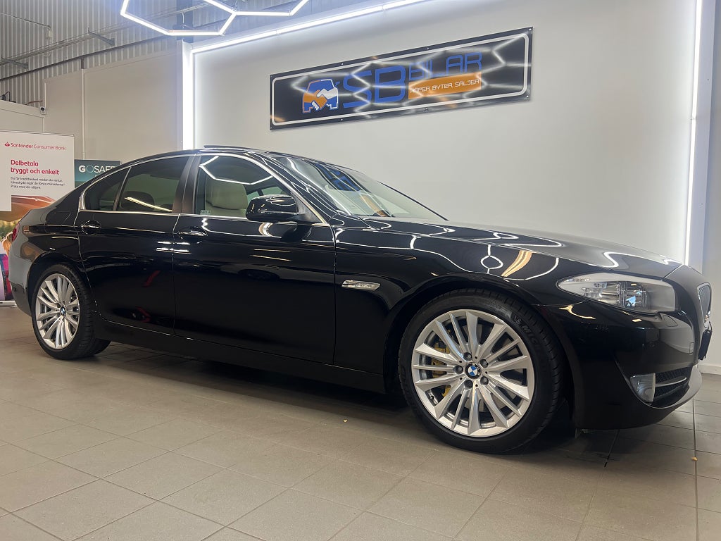 BMW 550I V8 4.4 408ch - BVA - CUIR - ACC - CAMÉRA DE RECUL - HI-FI PRO