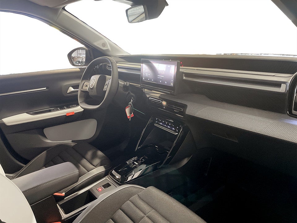 Bild på Citroën C3 Aircross Plus Hybrid 145hk - DEMO