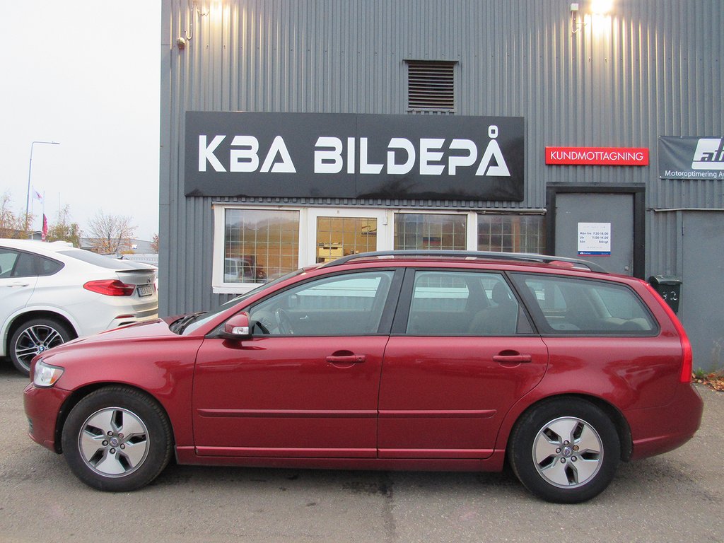 Volvo V50 D2 Kinetic 115hk Euro 5 Drag 1-ägare