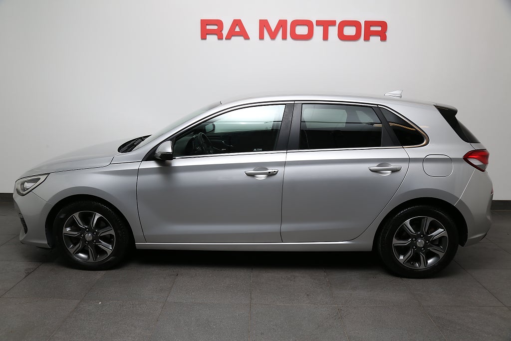 Hyundai i30 1,4 T-GDi 140hk Premium Aut Navi CarPlay Kamera