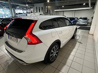Volvo V60 Cross Country D4 Classic Summum Drag Dvärm GPS SoV