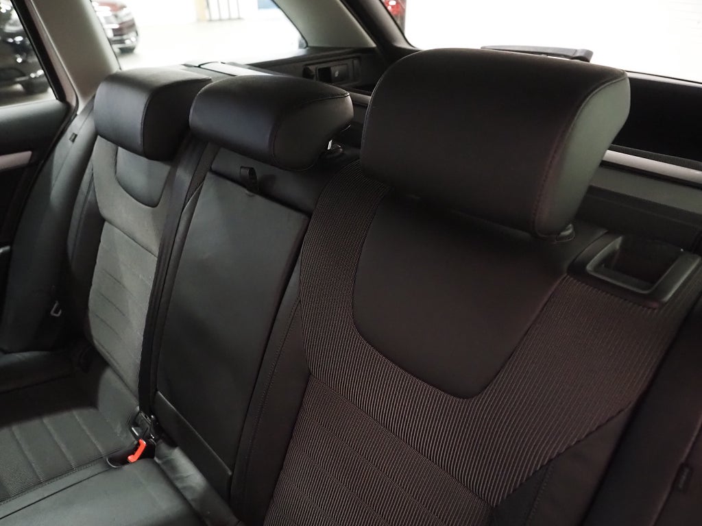 Skoda Octavia Kombi 1.4 TSI 150hk SportLine Premium Drag Värmare 2017